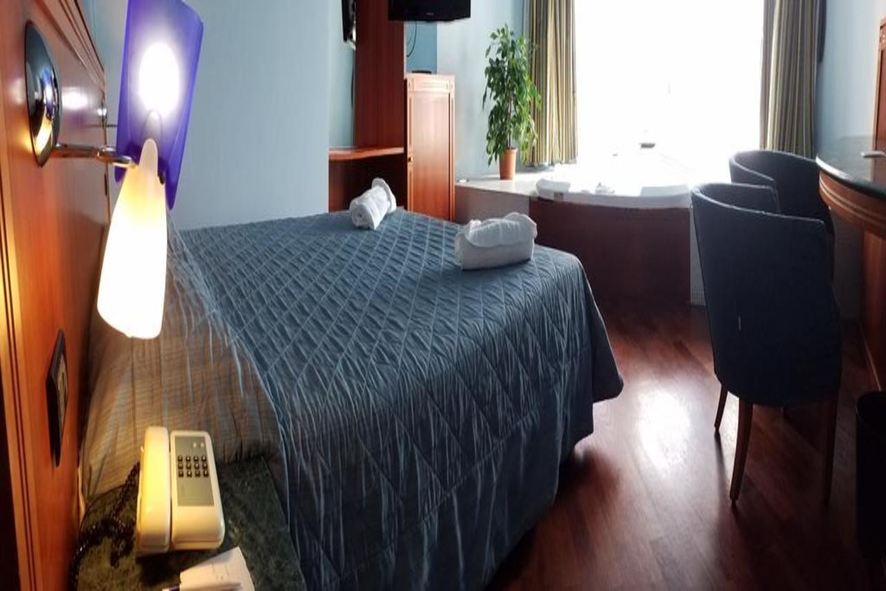 호텔 미켈란젤로 팰리스 테르니 외부 사진
